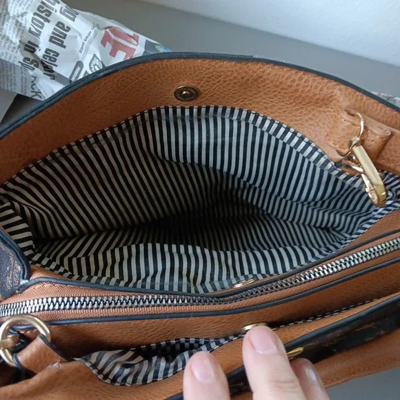 Beverly Hills Polo Crossbody Handbag‎ Brown Tan Faux Leather Preppy Countryside - Picture 6 of 15